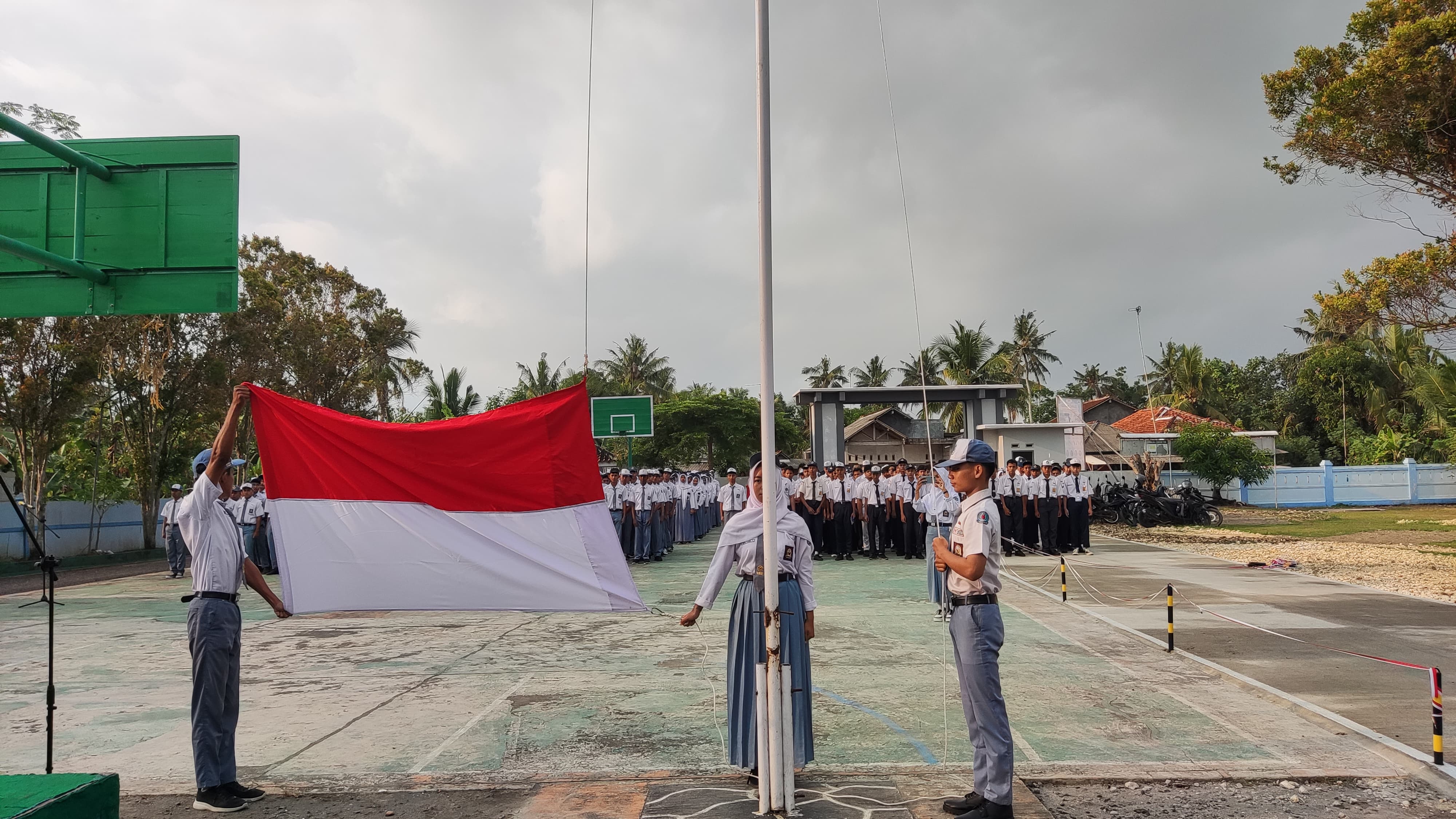 Upacara Pembukaan MPLS Ramah SMA Negeri 1 Patimuan Tahun Pelajaran 2025/2026Upacara Pembukaan MPLS Ramah SMA Negeri 1 Patimuan Tahun Pelajaran 2025/2026
