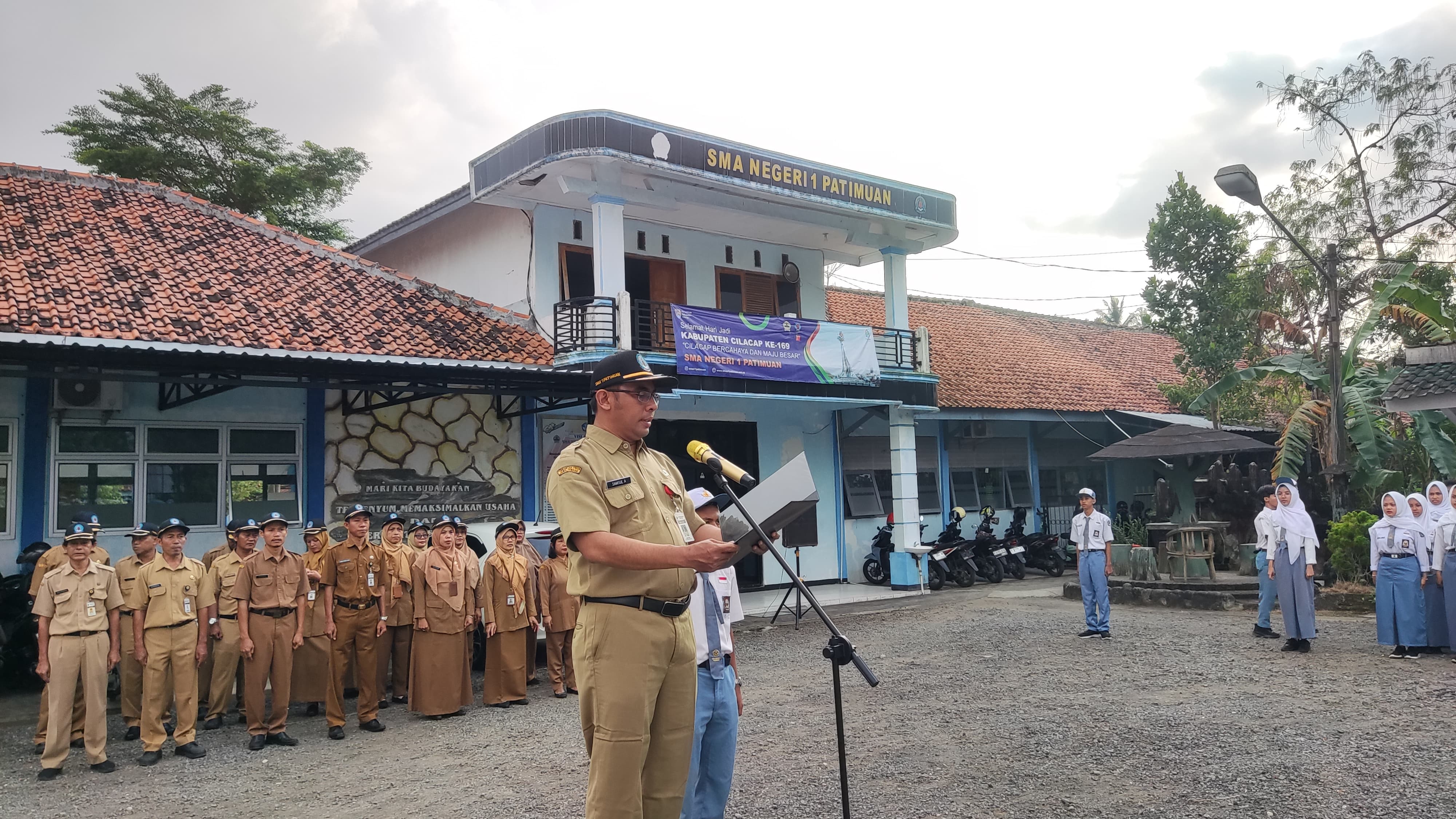 Upacara Pembukaan MPLS Ramah SMA Negeri 1 Patimuan Tahun Pelajaran 2025/2026