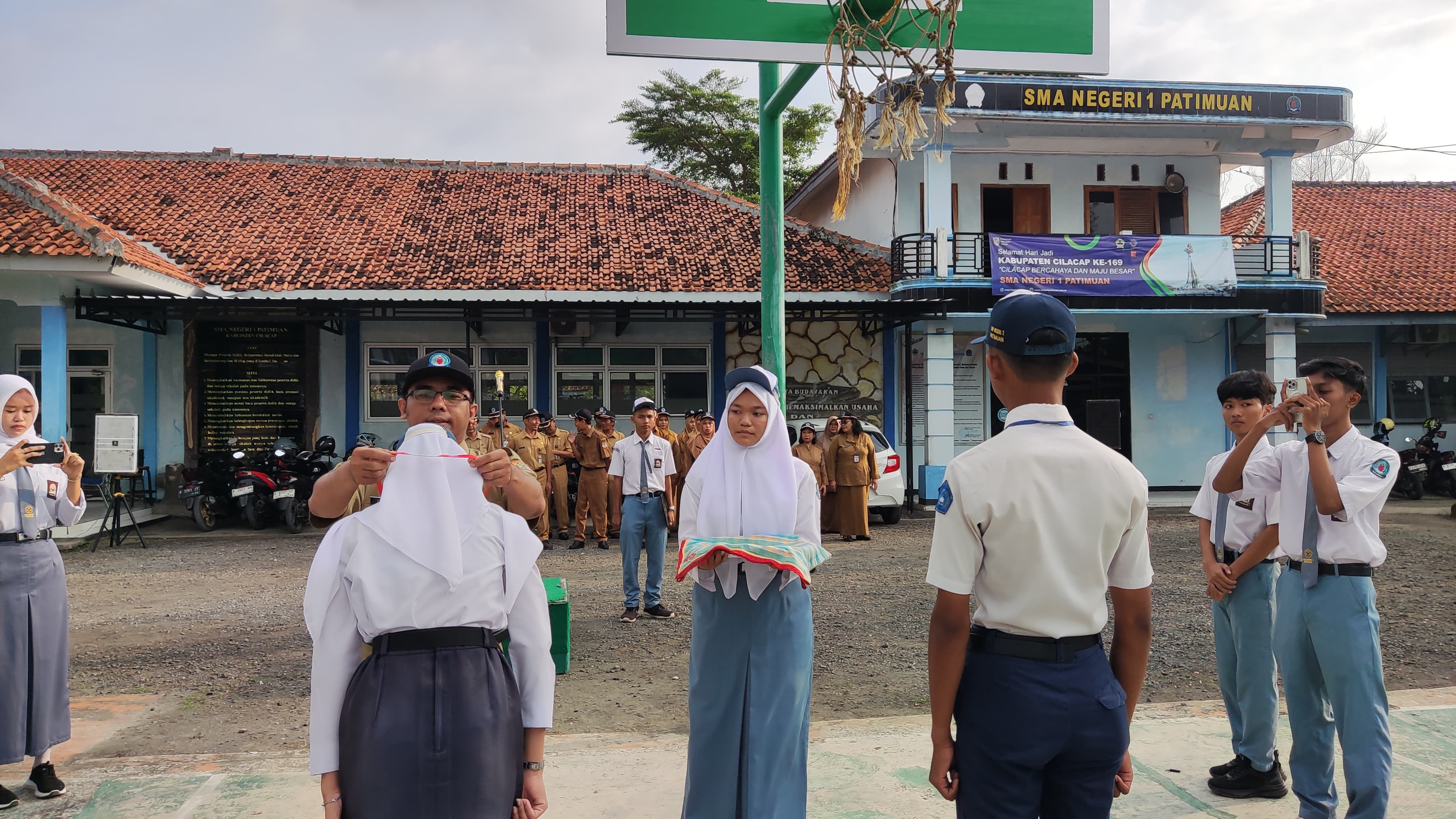 Upacara Pembukaan MPLS Ramah SMA Negeri 1 Patimuan Tahun Pelajaran 2025/2026