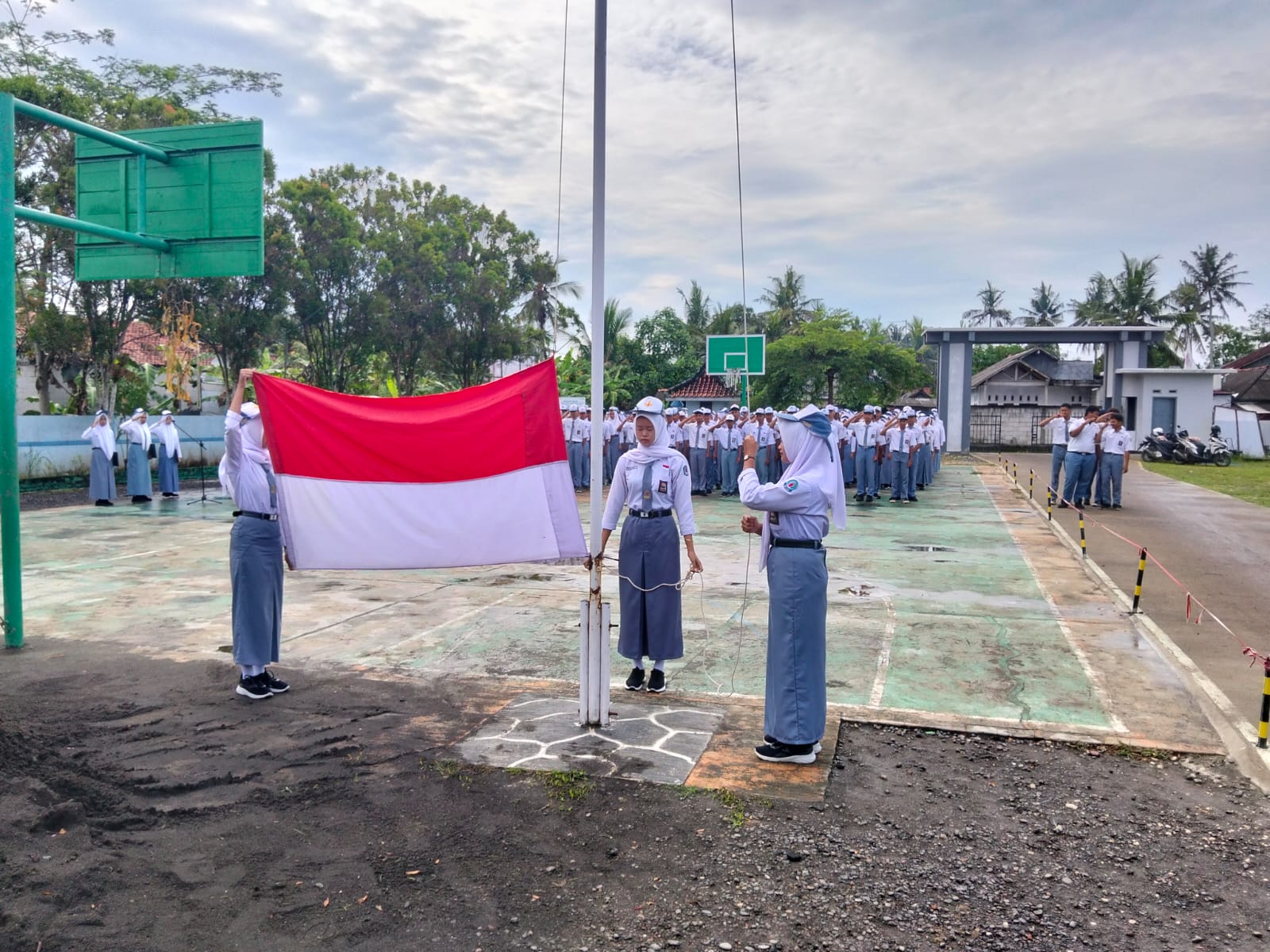 Upacara Peringatan Hari Pahlawan Tahun 2025 Upacara Peringatan Hari Pahlawan Tahun 2025